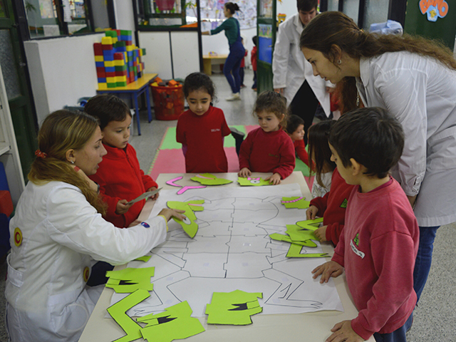 Foto: gentileza proyecto de extensión "Con los pies en la cabeza" (FCQ, UNC).